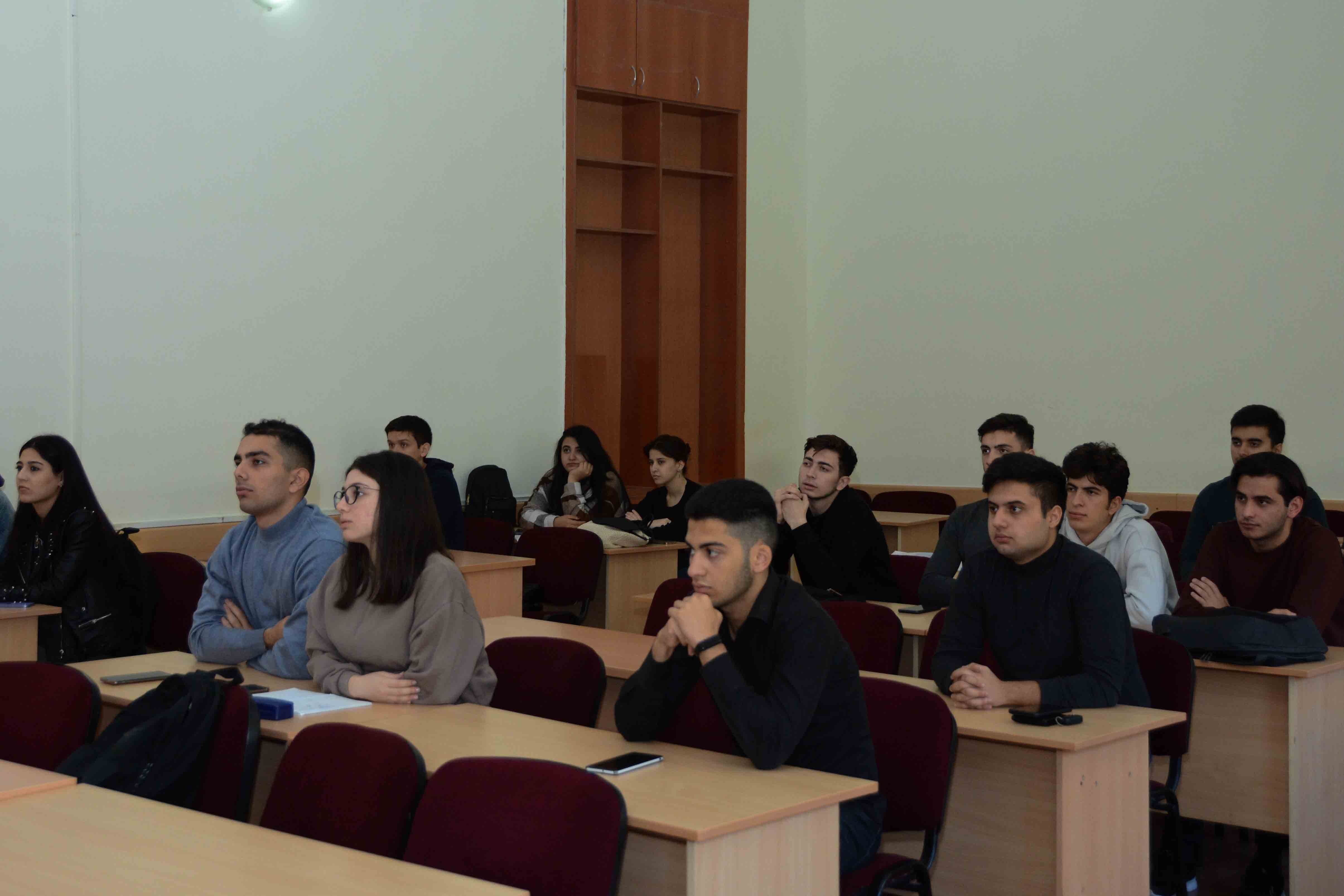 İtaliyalı professor UNEC-də mühazirə deyib