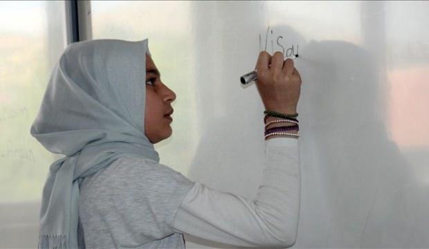 Güney Azərbaycan məktəblərində acınacaqlı durum: Maaşlarını ala bilməyən müəllimlər, incidilən şagirdlər