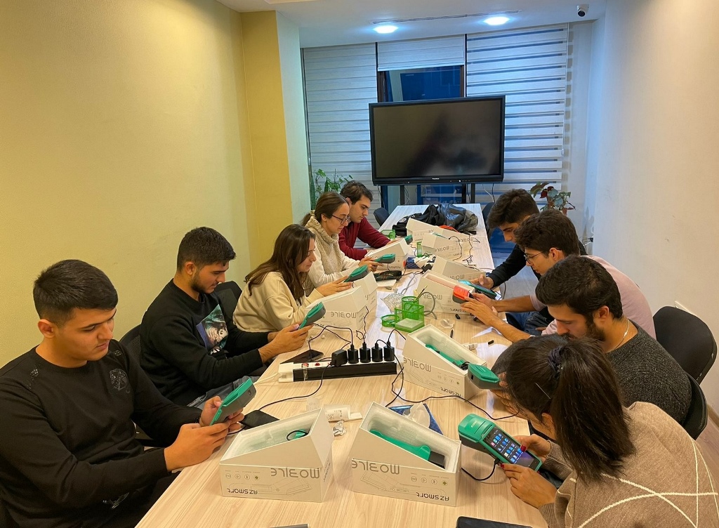Tələbələrin praktiki biliklərinin artırılması üçün təlimlər keçirilir  