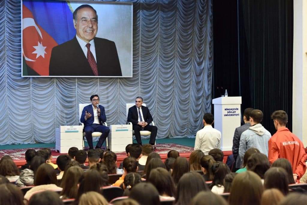  Fərid Qayıbov MDU-da gənclərlə görüşüb 