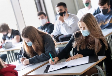 Qaçqınlar çex məktəblərində “demoqrafik artım”a kömək ediblər