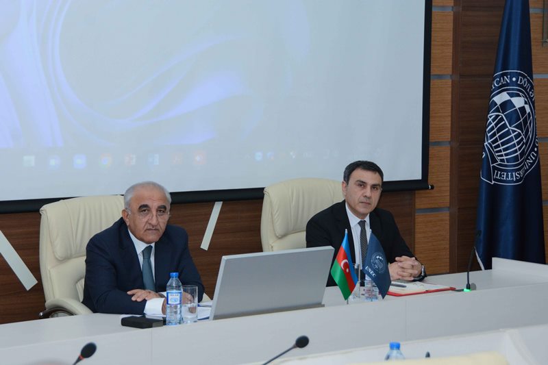 UNEC rektoru dekanlar və struktur rəhbərləri görüşüb-FOTO