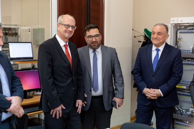 AzTU-da qurulan “Nar” GSM laboratoriyası yeni avadanlıqlarla təchiz edilib