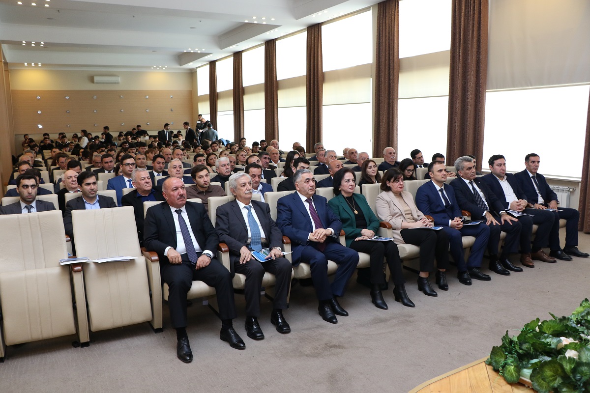 AzMİU-da nəqliyyat, yol və logistika komplesinin inkişafı mövzusunda konfrans keçirilir
