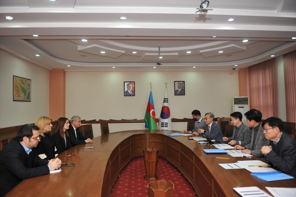 BMU-da ikili diplom proqramı üzrə monitorinqlər keçirilir  