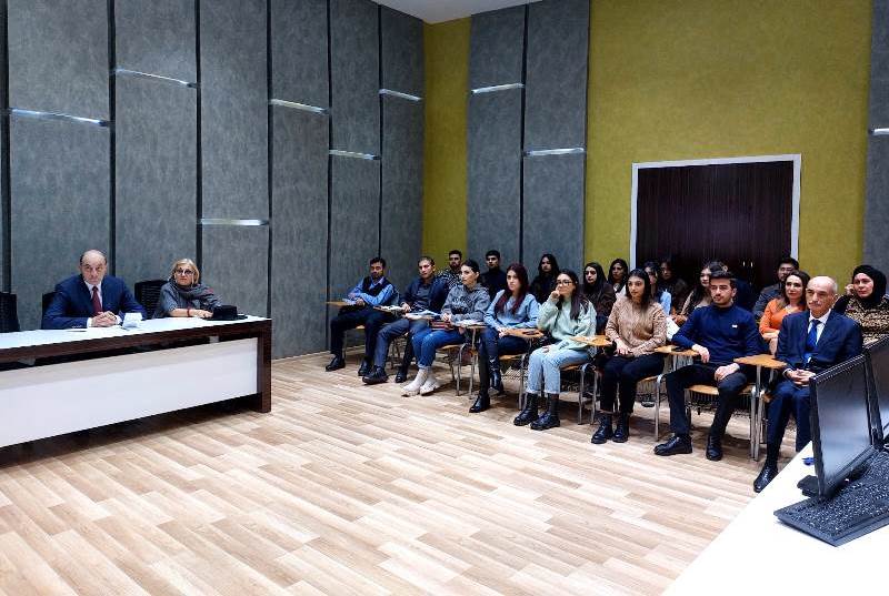 UNEC-də rəqəmsal bank məhsulları bazarının inkişafına həsr olunan seminar-FOTO