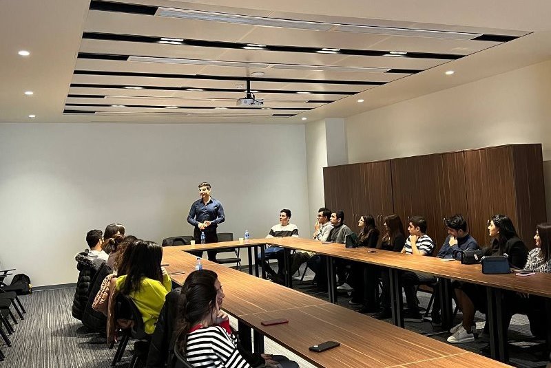 UNEC-də “Sağlam ruh” adlı psixologiya seansı keçirilib