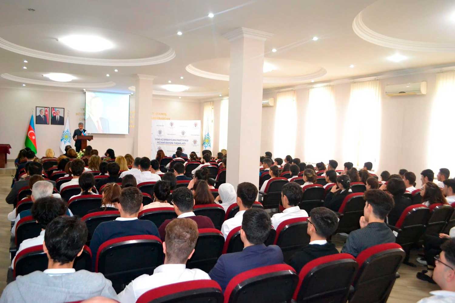 Heydər Əliyev irsinin öyrədilməsi ilə bağlı dərslər davam edir   