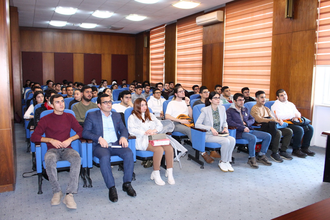 Beynəlxalq səviyyəli mütəxəssislər ADNSU tələbələrinə seminar keçiblər