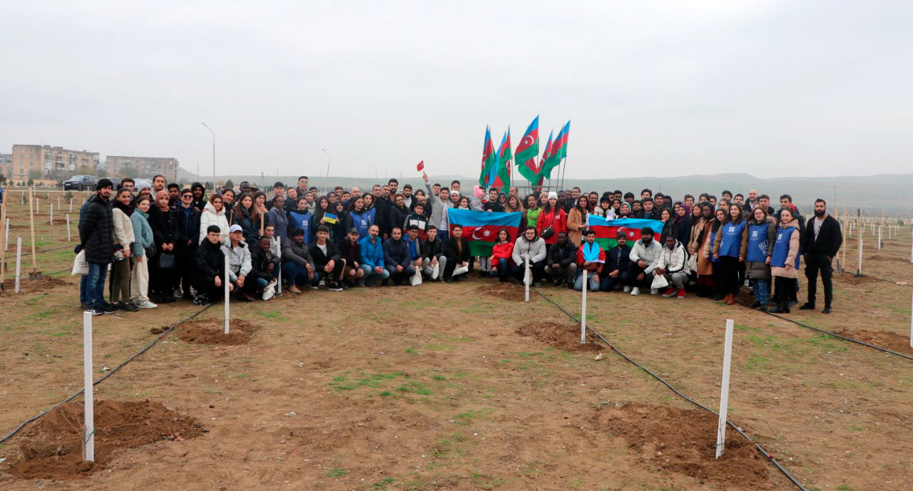 Əcnəbi tələbələrin iştirakı ilə ağacəkmə aksiyası keçirilib