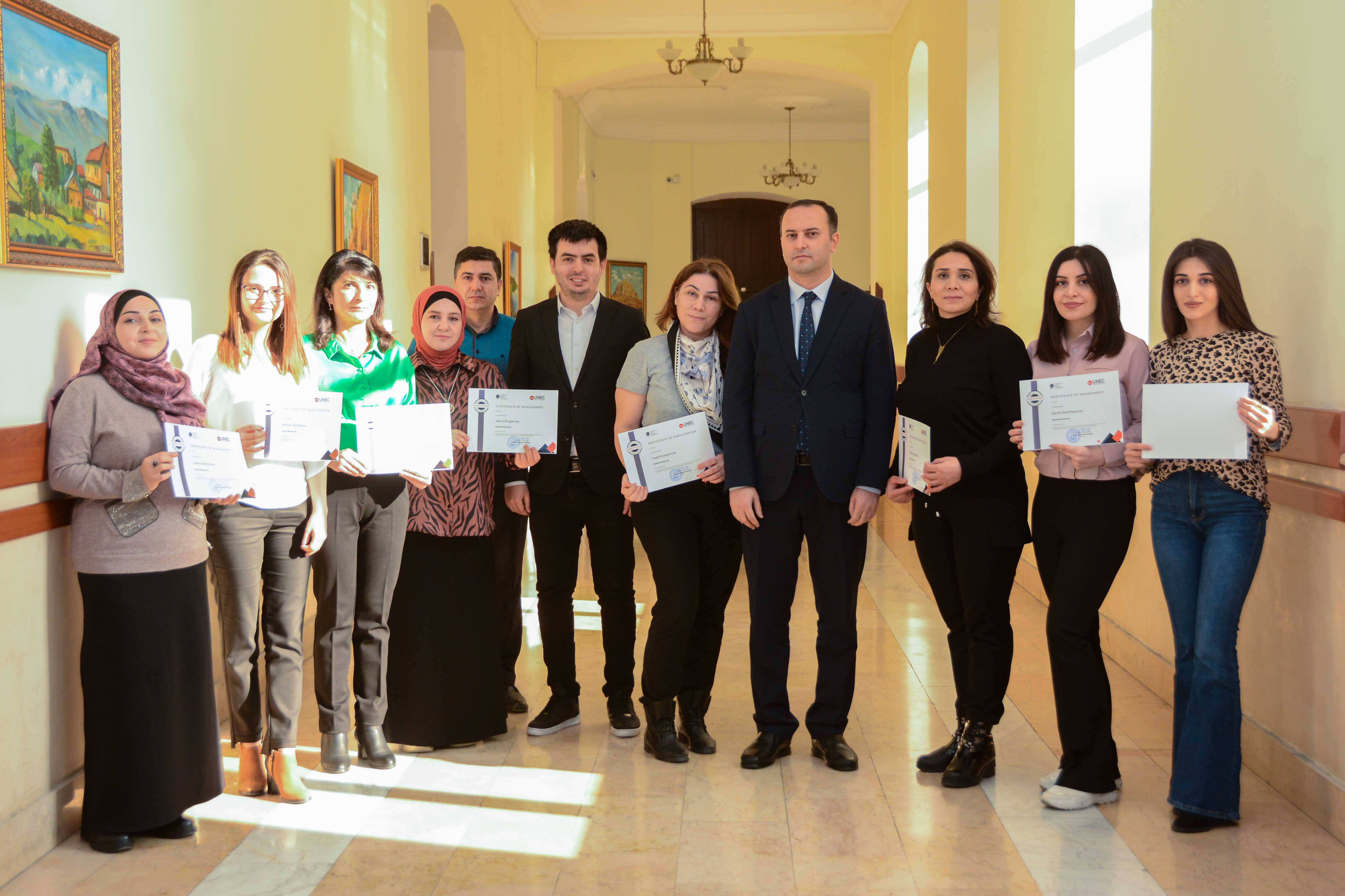 UNEC-in keçirdiyi hazırlıq kurslarının məzunlarına sertifikat verilib-FOTO