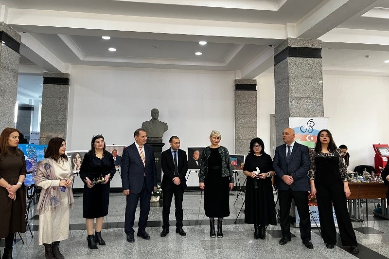 UNEC-də “Sənətimiz sizin üçün” adlı sərgi-satışı keçirilib-FOTO