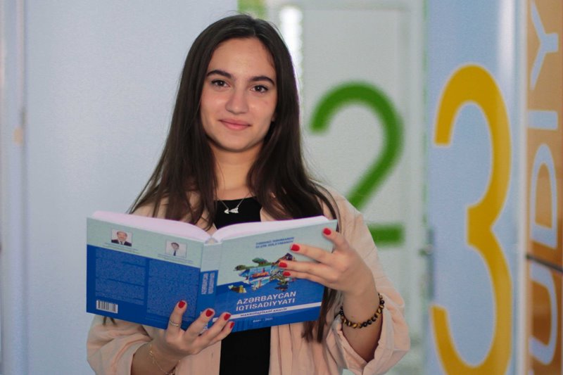 Həftənin kitabı: “Azərbaycan iqtisadiyyatı: makroiqtisadi analiz”