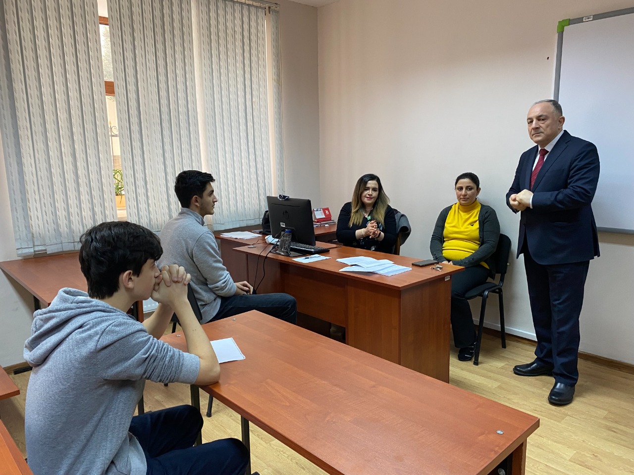 AzTU-nun rektoru qış imtahan sessiyasının gedişini izləyib