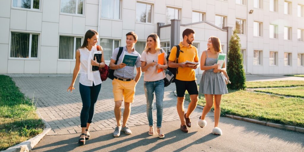 Universitetlərimizə əcnəbi tələbə qəbulu artmayacaq - TƏHLİL