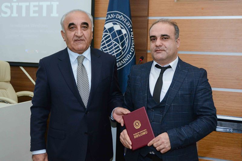 UNEC-in müəllimlərinə elmi diplomlar təqdim olundu