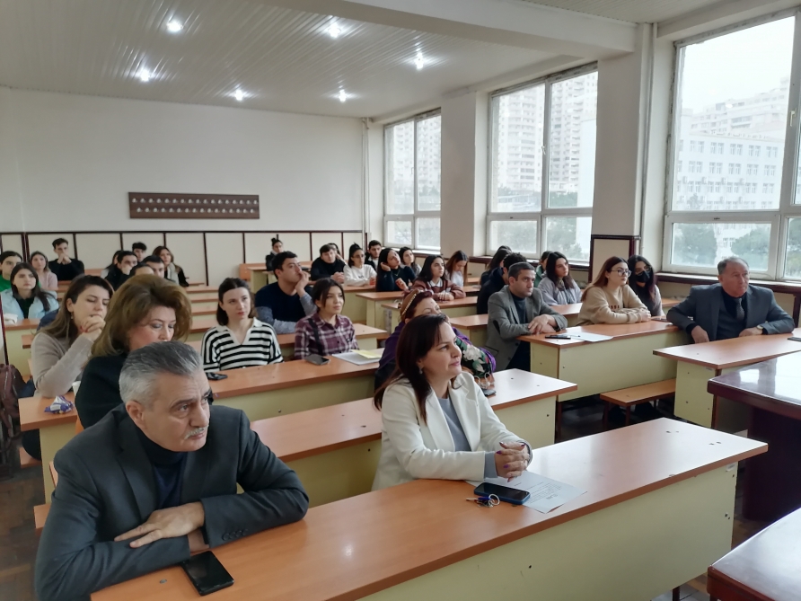 BDU-da elmi seminar keçirilib 