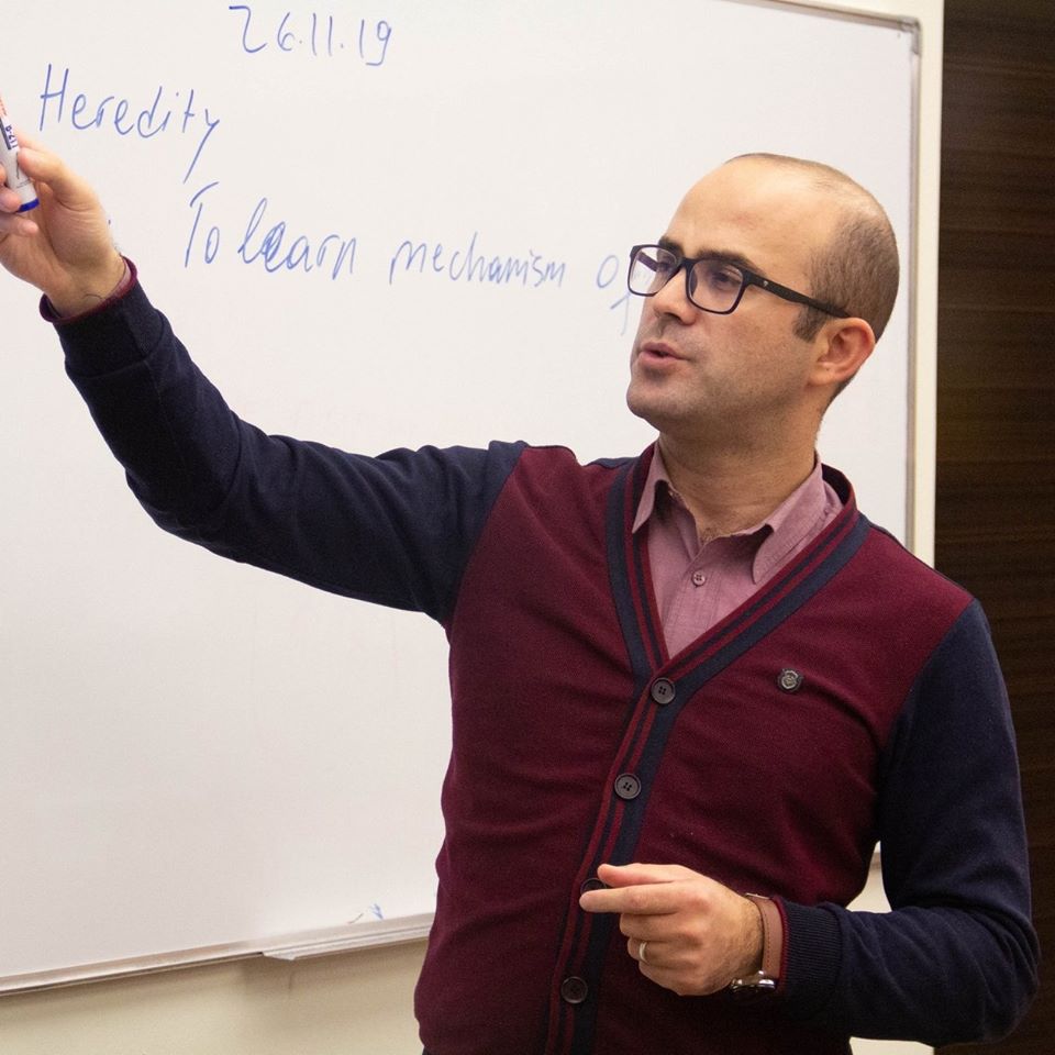 Məktəblərdəki hüquqi boşluqlar – Müəllim və şagirdlər nələri bilmirlər?-İRAD