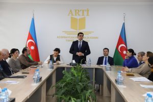 Botanika İnstitutunun əməkdaşları kurikulum müzakirəsində...