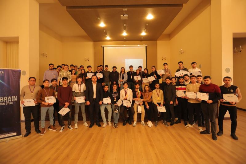 UNEC komandası “CoolBrain” intellektual oyunun qalibi oldu