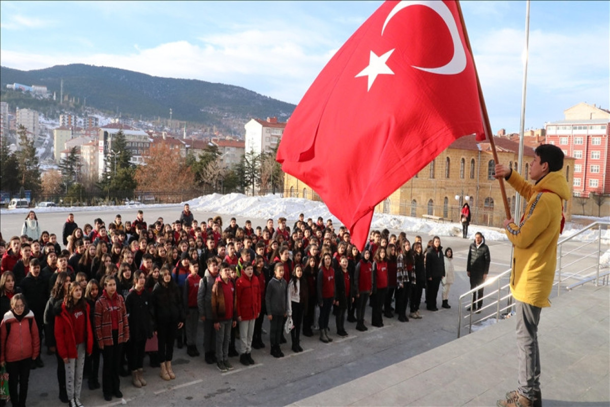 Türkiyənin 71 bölgəsində məktəblər açıldı