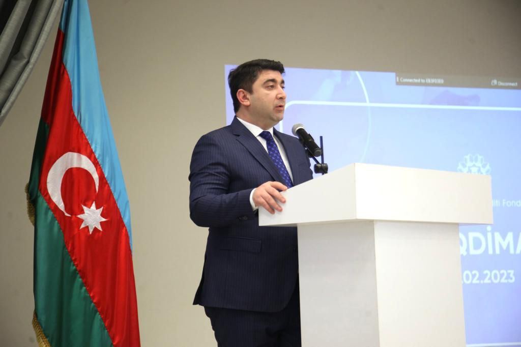 Tələbə Krediti Fondunun rəhbəri bu gimnaziyada suallara cavab verdi