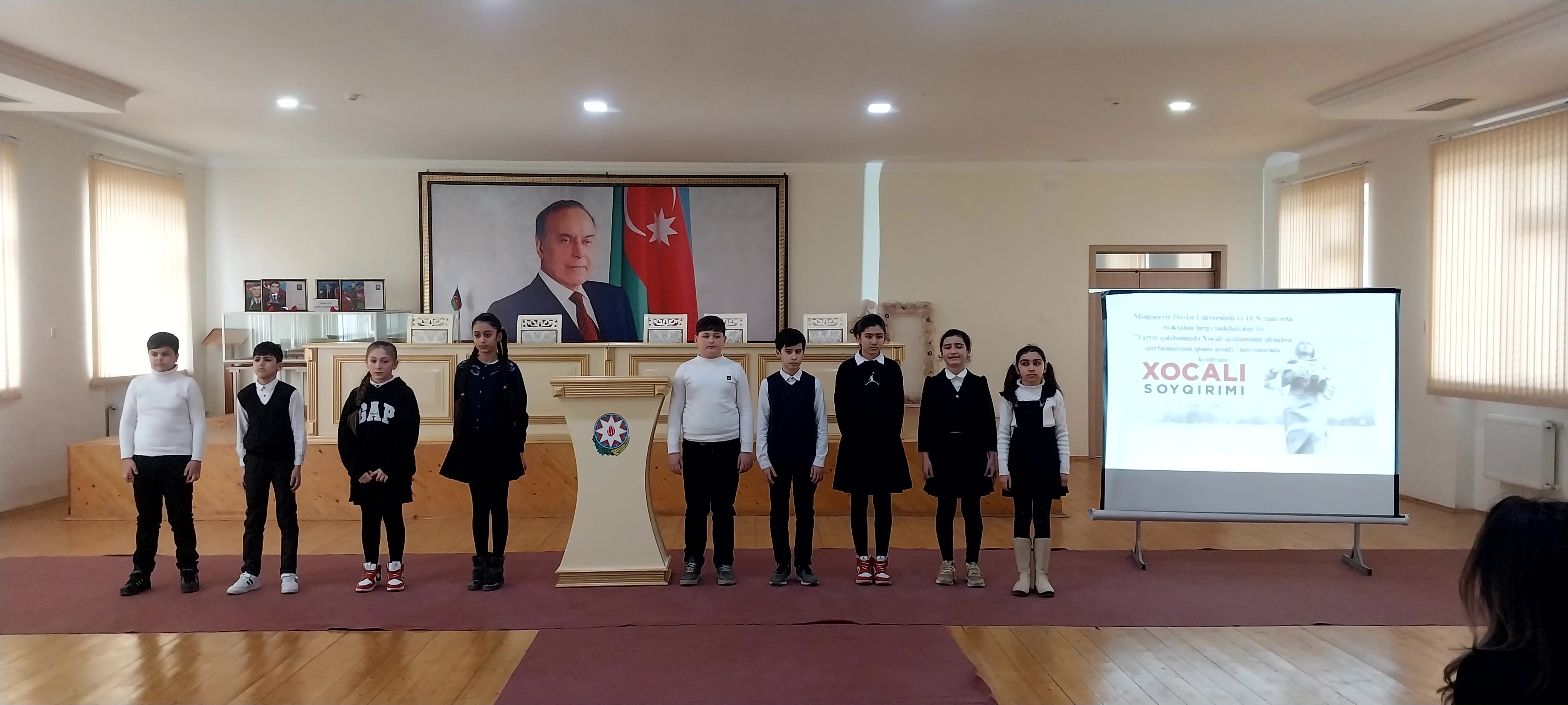 Mingəçevirdə universitet və məktəb kollektivi Xocalı soyqırımını anıb