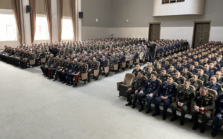 Müdafiə naziri Heydər Əliyev adına Hərbi İnstituta gəldi