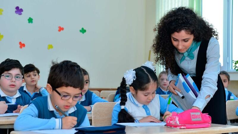 Qadın müəllimlərin sayına görə dünyada birinci yerə çıxmışıq - SƏBƏBLƏR