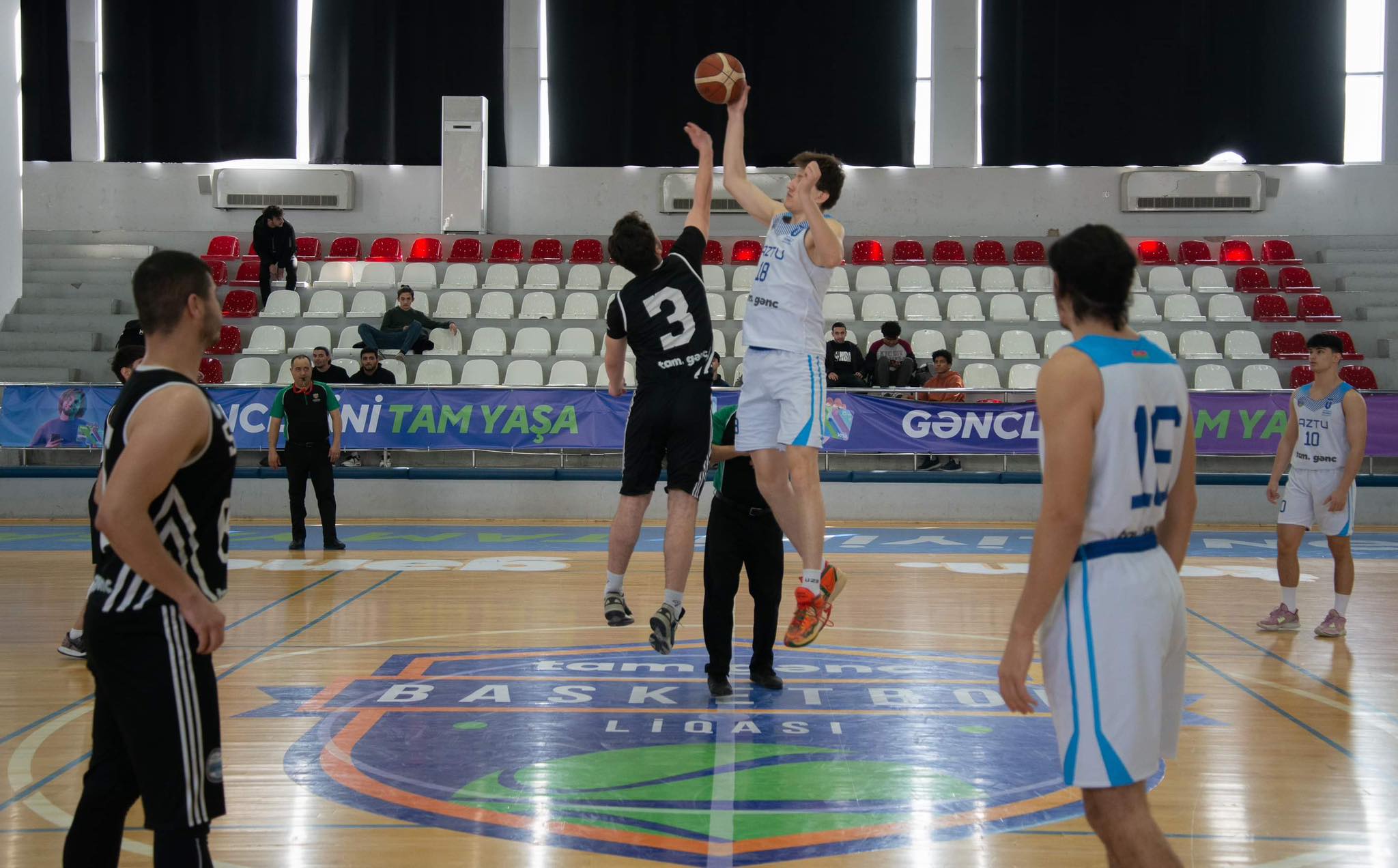 Basketbol üzrə Tələbə Liqasının 14-cü turu keçirilib