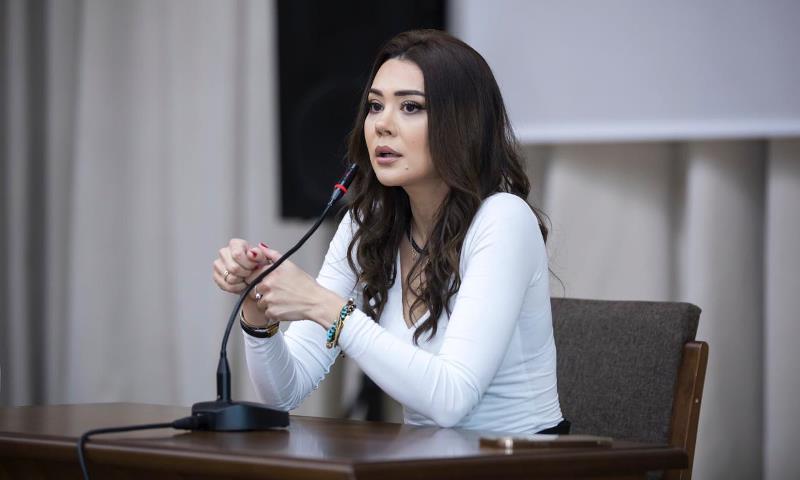 “Naxçıvan” Universiteti rəqqasə Oksananı mühazirəyə dəvət etdi, tənqid olundu - FOTOLAR