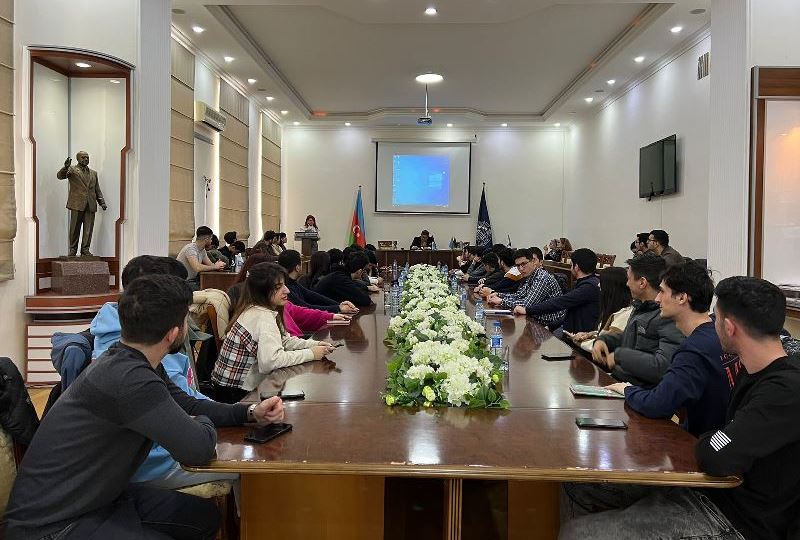 İqtisad Universitetində dəyirmi masa keçirilib