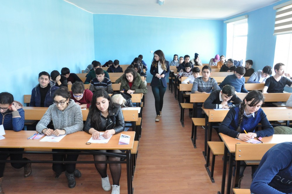 Prorektora şiddətli töhmət verildi - FOTO