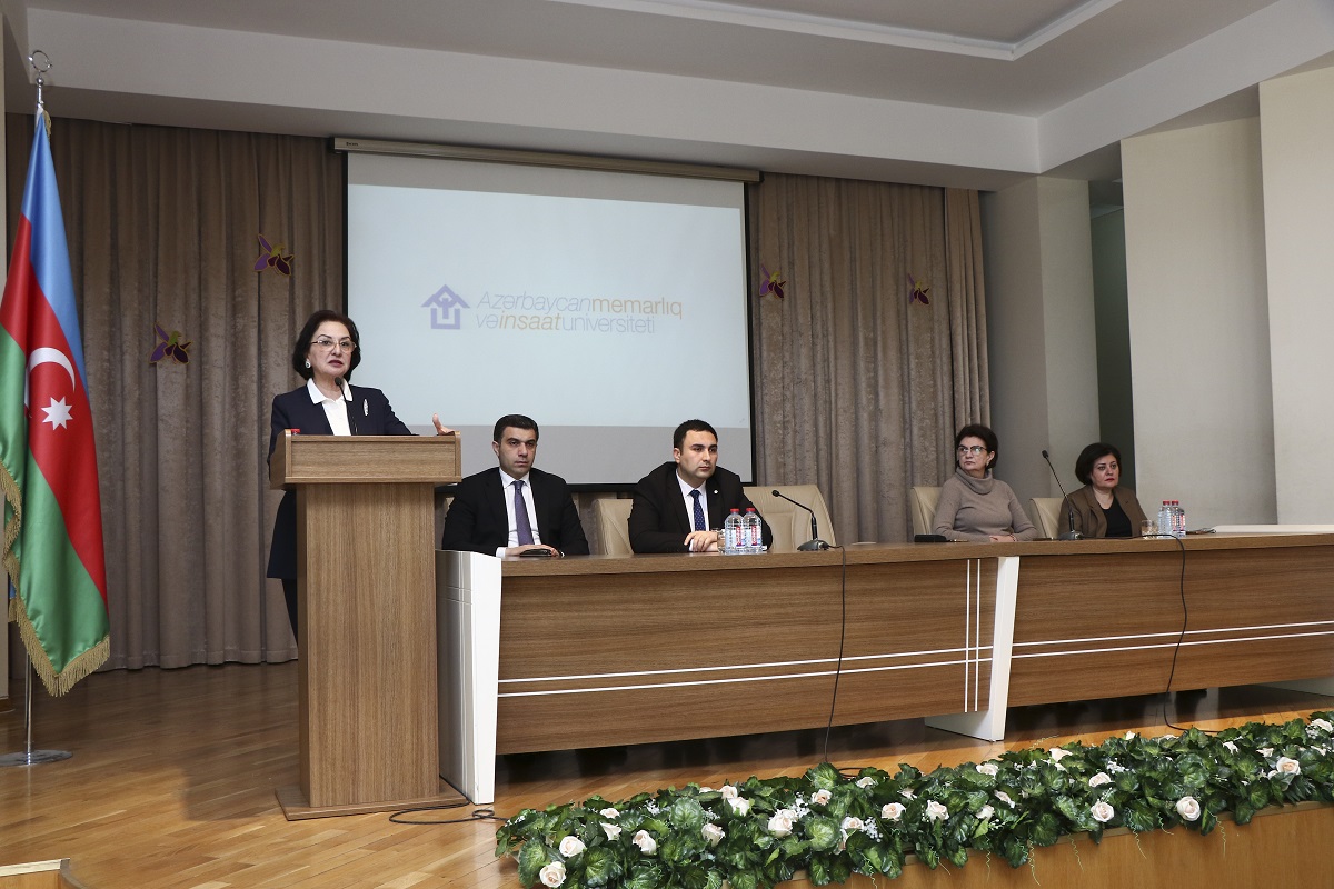 Rektor yüksək nəticə göstərən tələbələrlə görüşüb