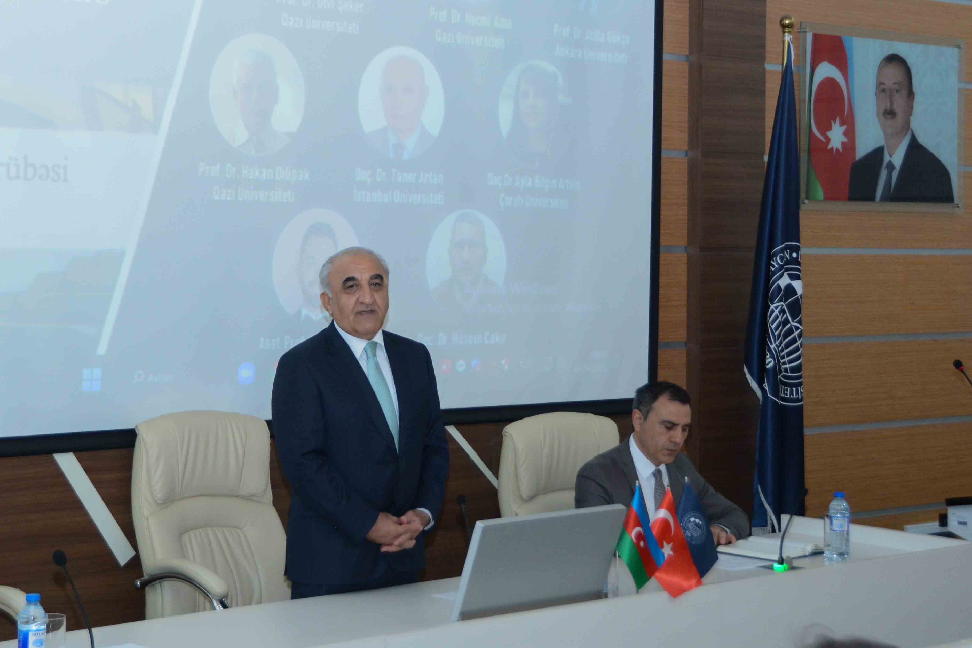 Rektor türkiyəli alimlərlə görüşdü