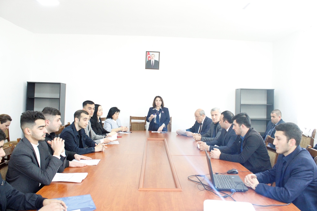 “Elm Günü” konfransının iclasları keçirilib