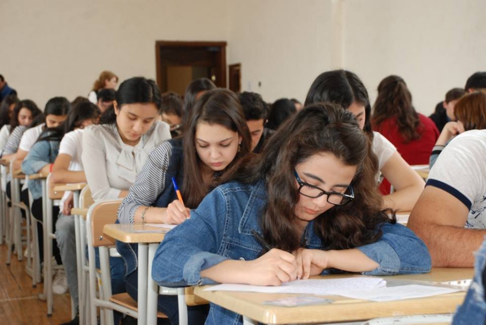 Bazar günü 48 min şagird imtahan verəcək