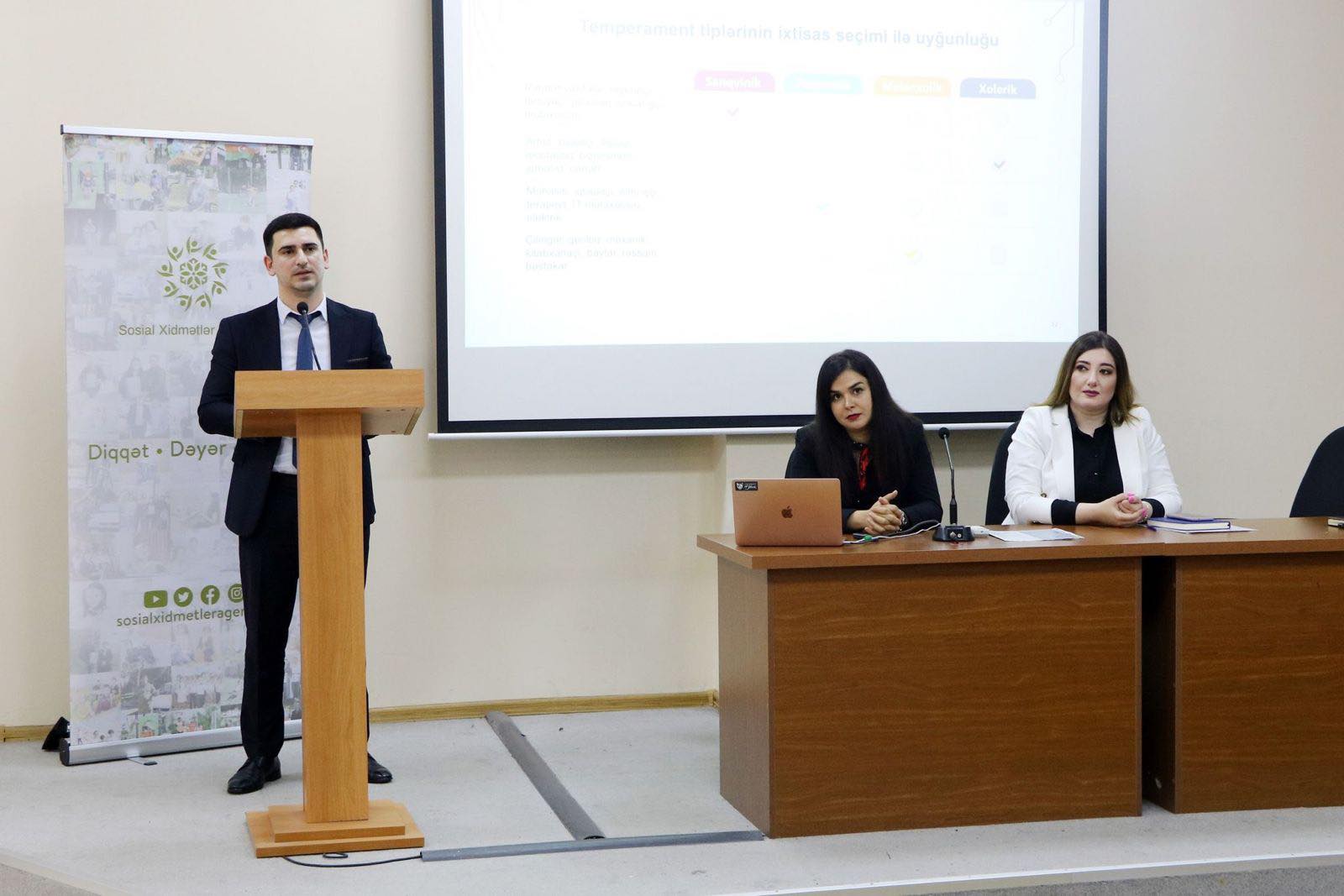 Agentlik əməkdaşları Azərbaycan Universitetində oldular