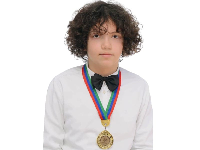 Şəkili şagird 3 ildir olimpiadalarda qızıl medal qazanır