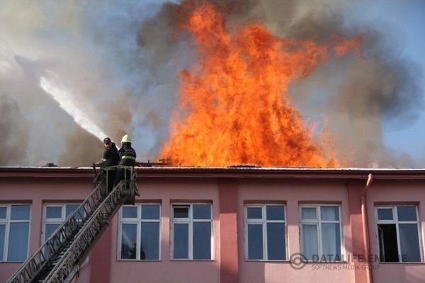 Yanan məktəbin şagirdləri başqa yerə köçürüldülər