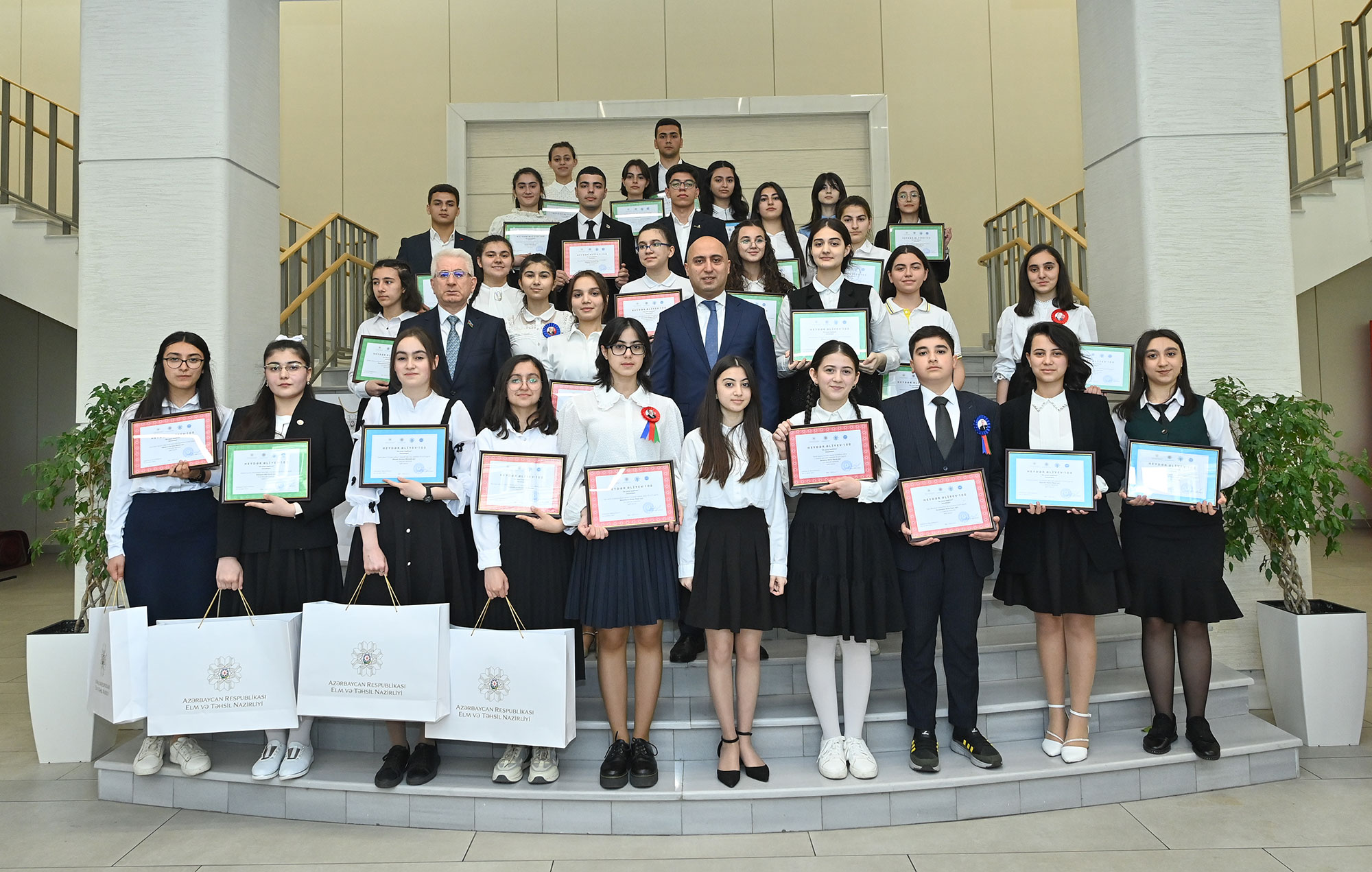 “Ən yaxşı təqdimat” müsabiqəsinin qalibləri mükafatlandırılıb