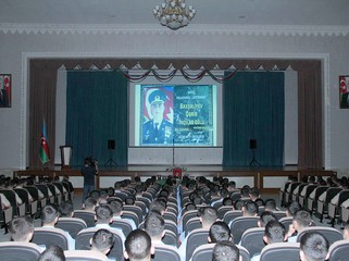 Hərbi institutda şəhid zabitin xatirəsi anılıb