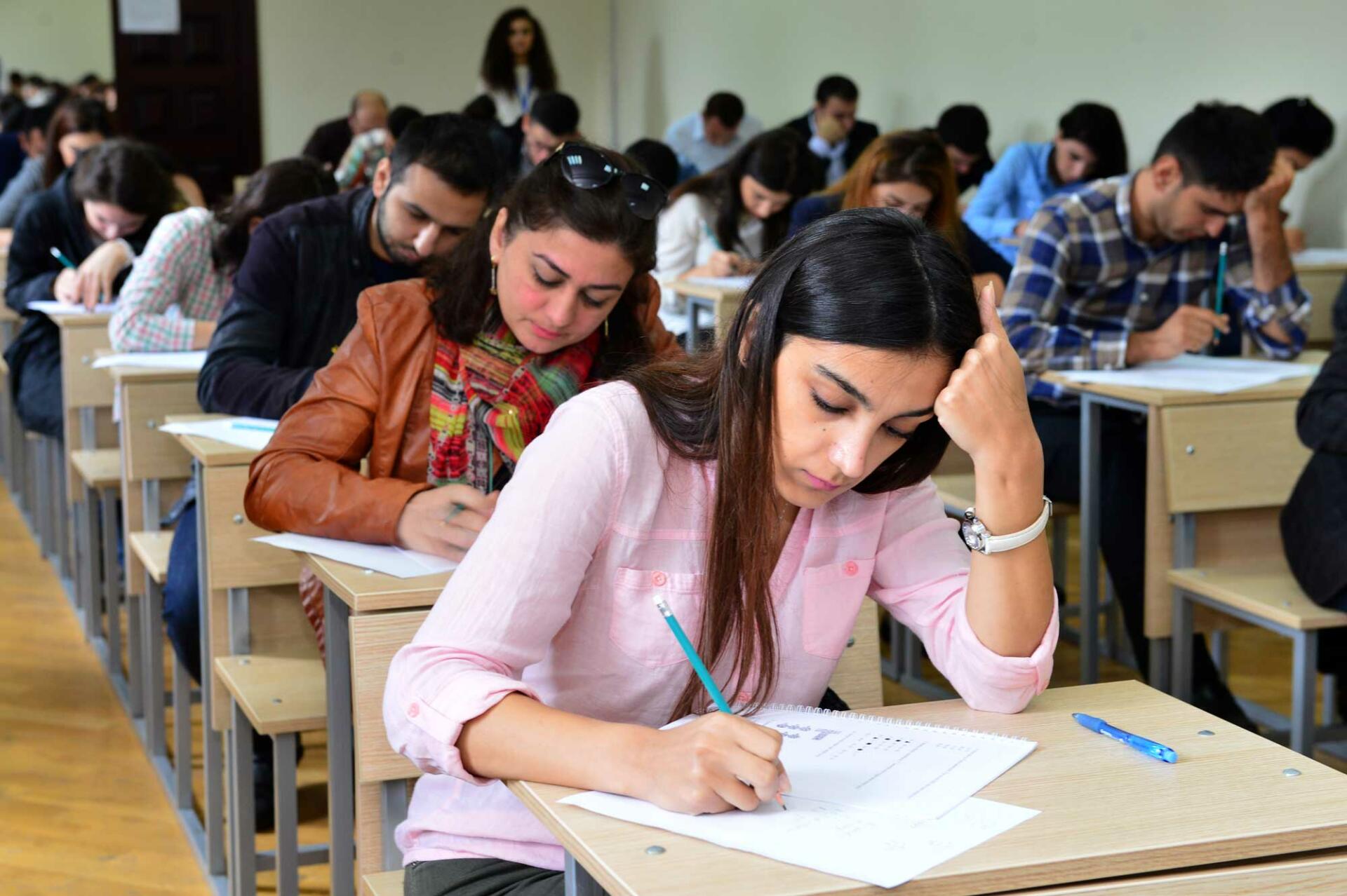 Yay imtahan sesiyyası necə təşkil olunub? - Beş universitetdən CAVAB 