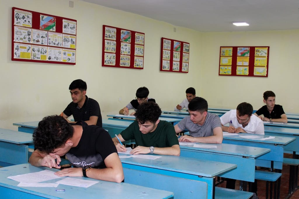 MDU-da semestr imtahanları davam edir