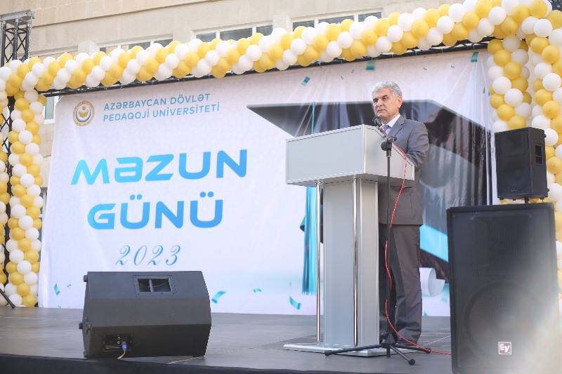 Daha bir universitetdə “Məzun günü” - FOTOLAR
