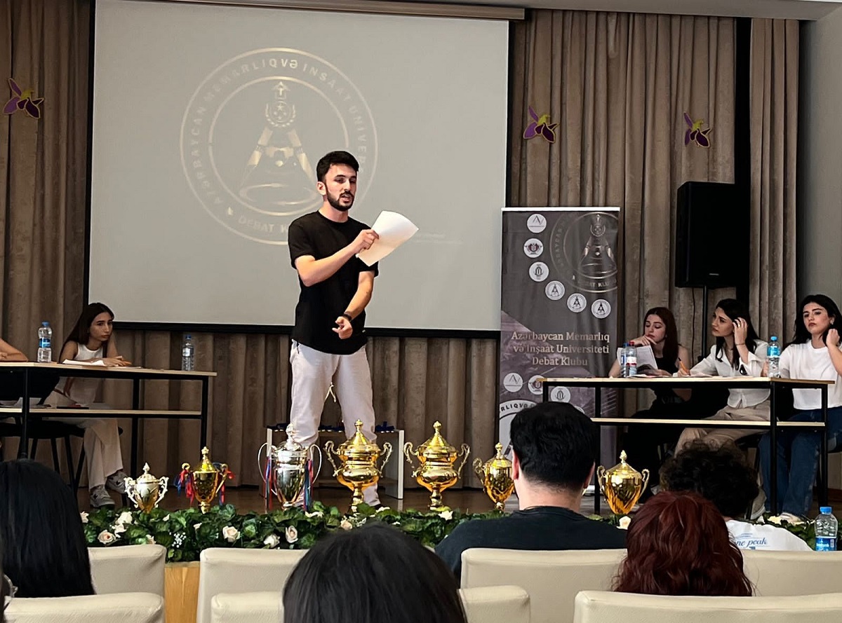AzMİU-da “Qızıl Dövr” debatının finalı keçirilib 