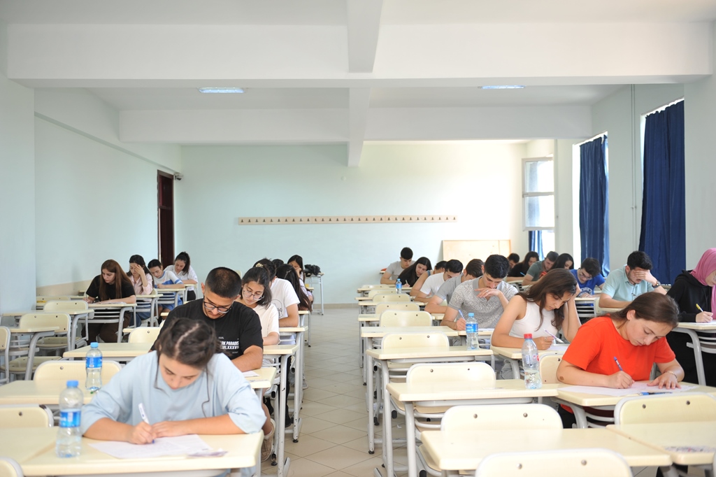 BMU-da yay imtahan sessiyası başa çatıb