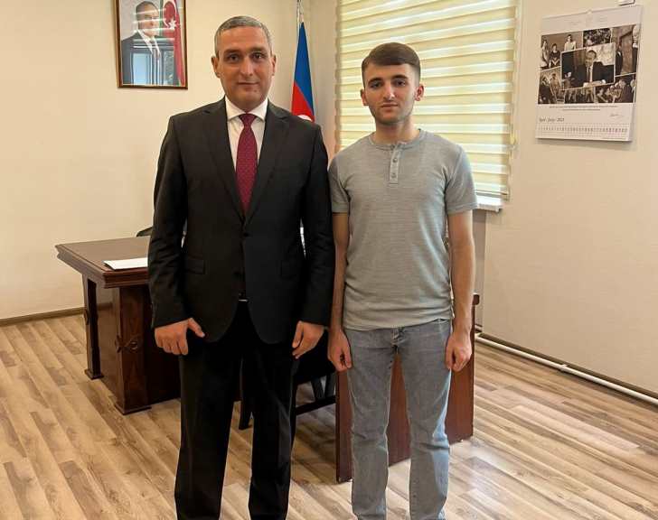 Rektor magistr olacaq şəhid övladını qəbul etdi