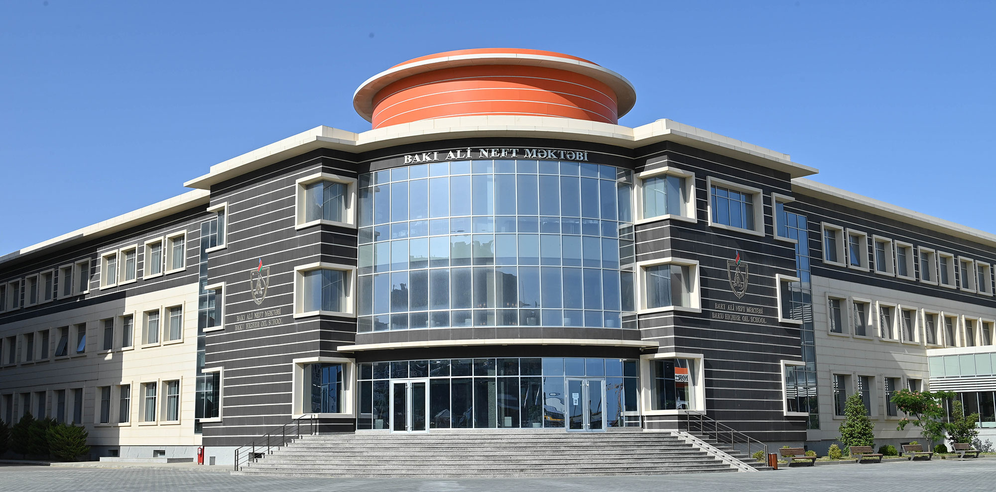 Yüksək nəticə göstərən abituriyentlər bu universiteti seçib