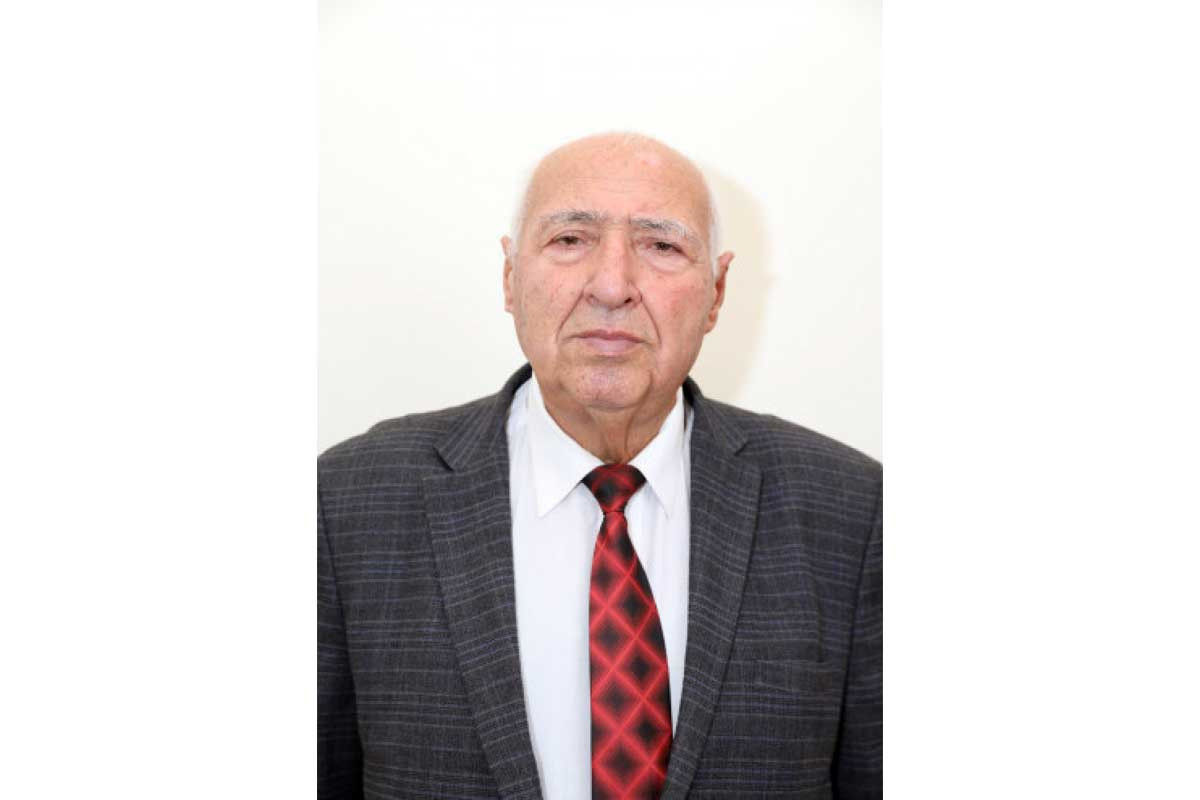 Professor vəfat edib
